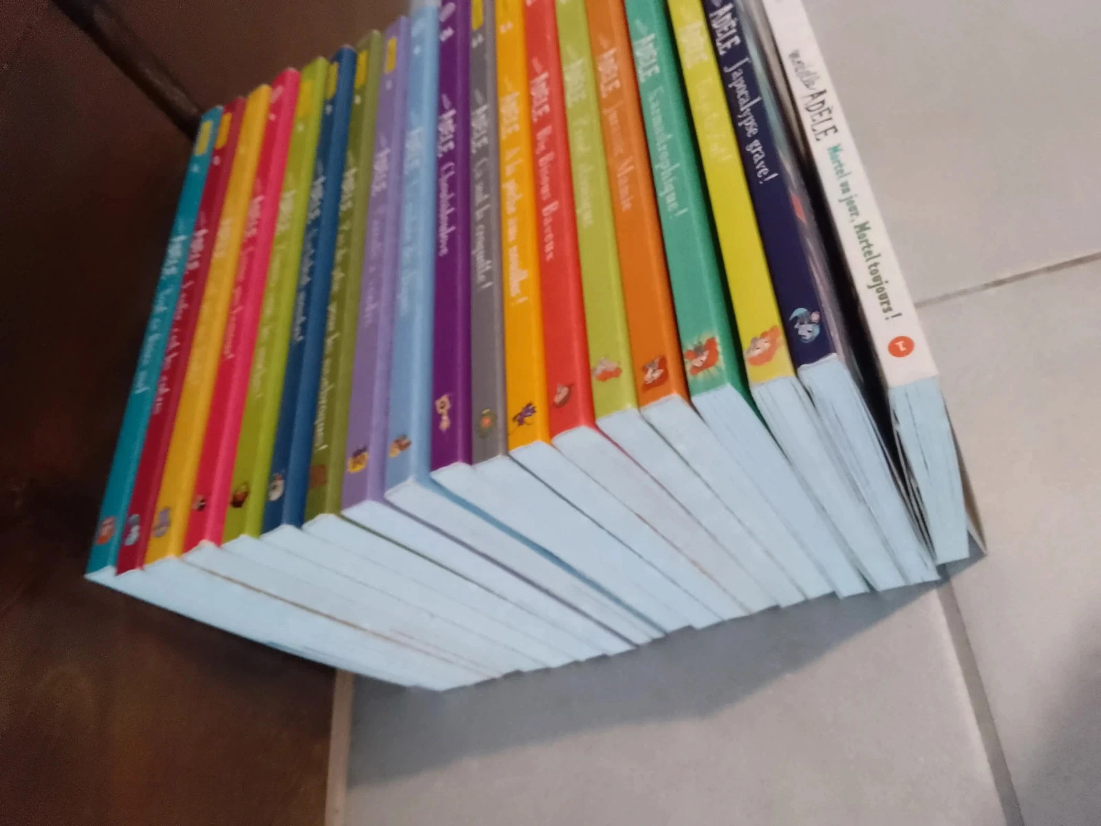 mortelle Adèle 7euros LA BD prijs vast Tom Tom ariol la cantoche – photo 2